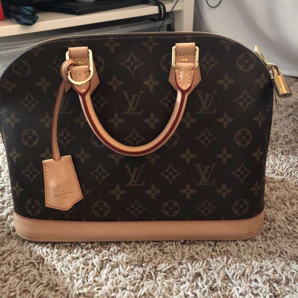Louis Vuitton Alma Bag - Picture 3 of 8